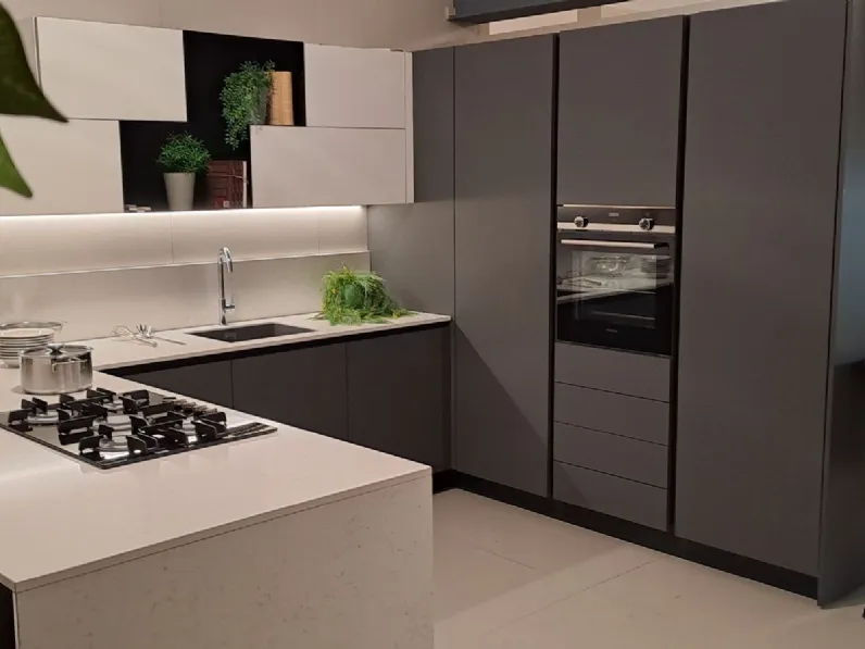 Cucina a prezzo scontato con penisola design Alev Stosa