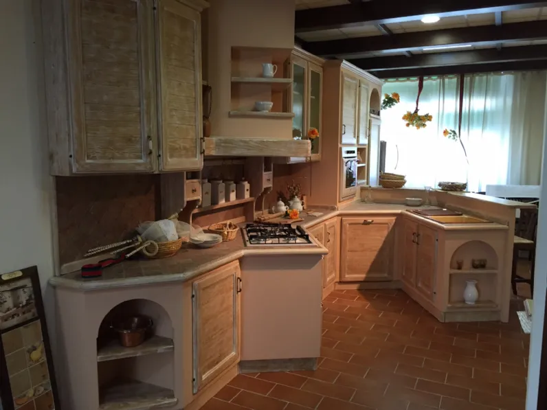 Cucina altri colori country con penisola Effetto muro  Artigianale scontata