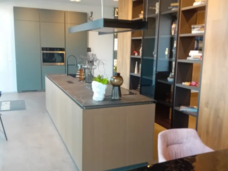 Cucina Scavolini design con isola altri colori in legno Libra