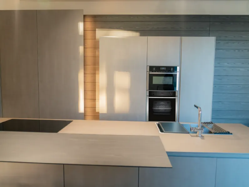 Cucina altri colori design con isola Modulnova Skill a soli 11400 Euro