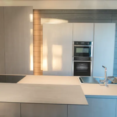 Cucina altri colori design con isola Skill Modulnova a soli 11400 Euro
