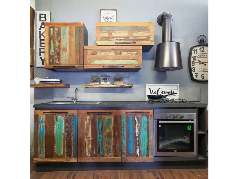 Cucina Outlet etnico industriale lineare altri colori in legno Cucina vintage color ante legno recycle design
