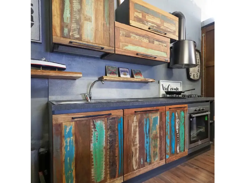Cucina Outlet etnico industriale lineare altri colori in legno Cucina vintage color ante legno recycle design