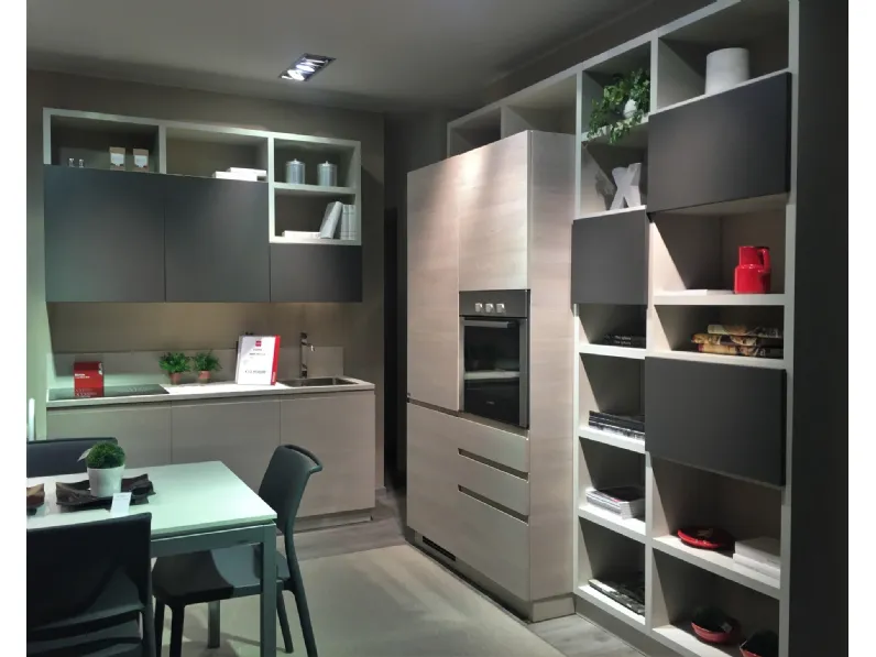 Cucina altri colori moderna ad angolo Motus olmo e grigio ferro Scavolini in Offerta Outlet