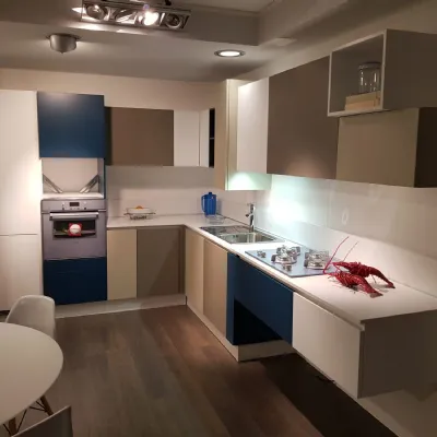 Cucina altri colori moderna ad angolo Space Gd arredamenti in Offerta Outlet