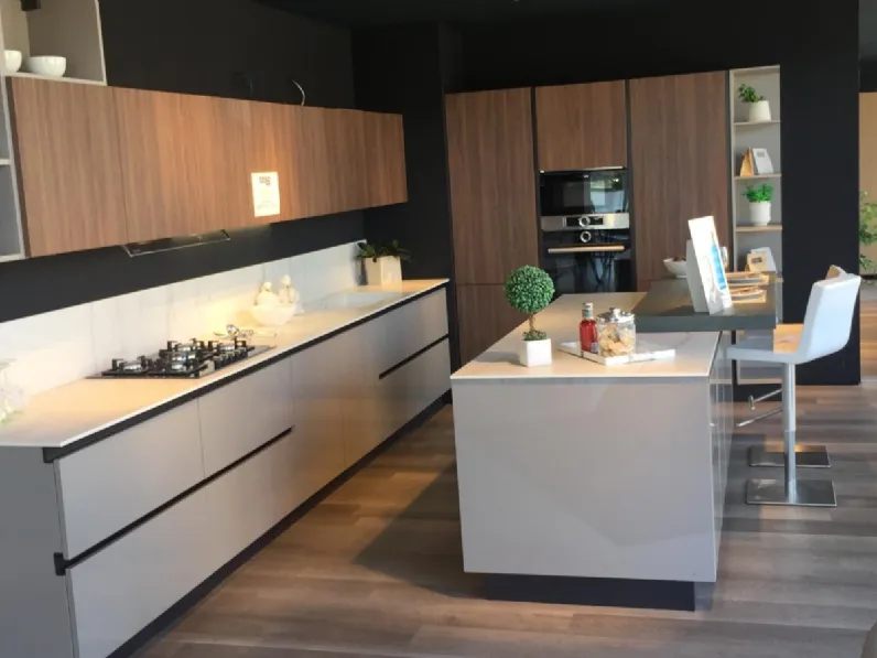 Cucina altri colori moderna ad isola Cucina mod. domino Primacucine in Offerta Outlet