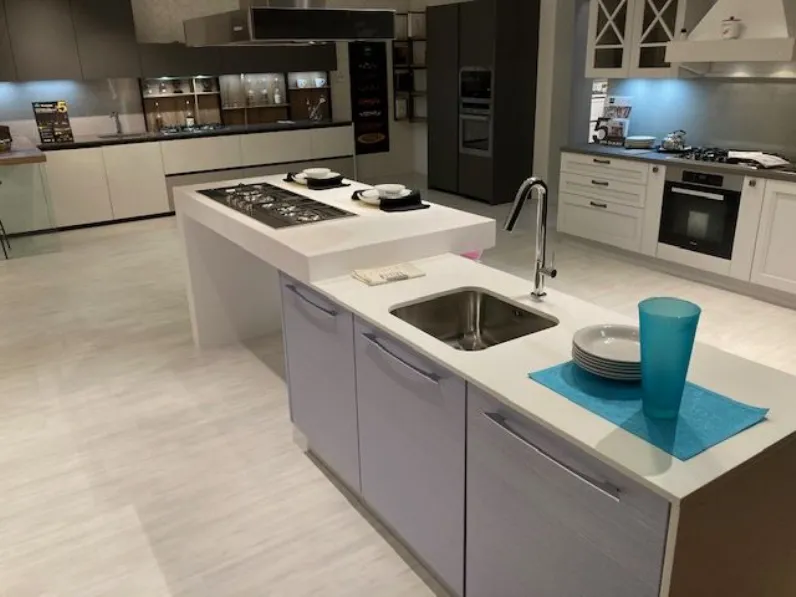 Cucina altri colori moderna ad isola Nilde Lube cucine scontata