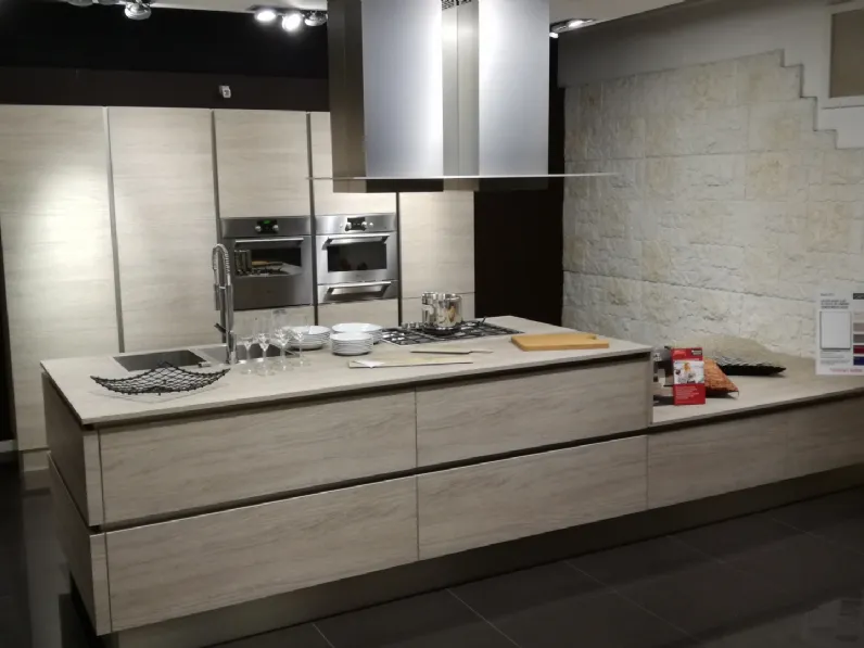 Cucina altri colori moderna ad isola Oyster  Veneta cucine in Offerta Outlet