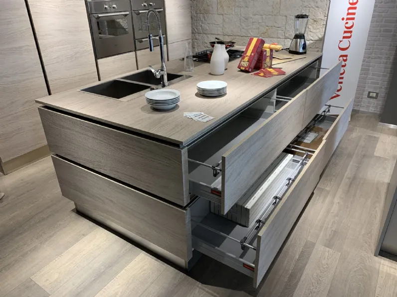 Cucina altri colori moderna ad isola Oyster  Veneta cucine in Offerta Outlet