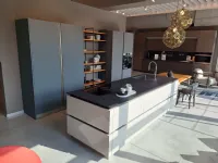Cucina con isola in polimerico a prezzo scontato 50%