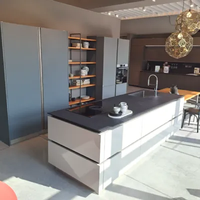 Cucina altri colori moderna con isola Aleve' Stosa in Offerta Outlet