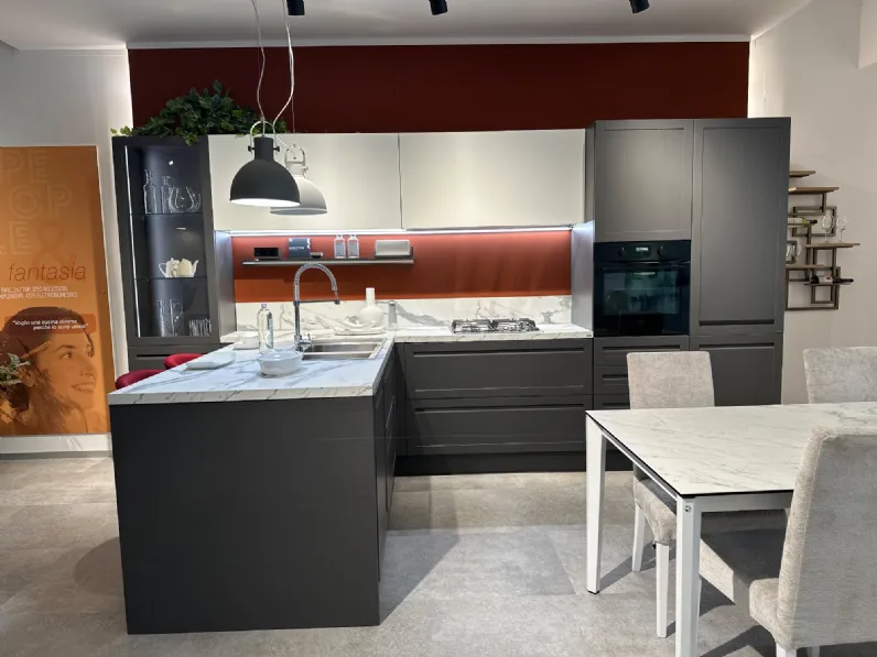 Cucina altri colori moderna con penisola Carattere Scavolini a soli 10000 Euro