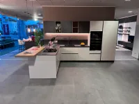 Cucina moderna con penisola Liberamente Scavolini a prezzo scontato