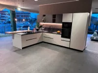 Cucina moderna con penisola Liberamente Scavolini a prezzo scontato