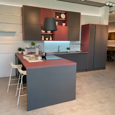 Cucina altri colori moderna con penisola Like soft Veneta cucine