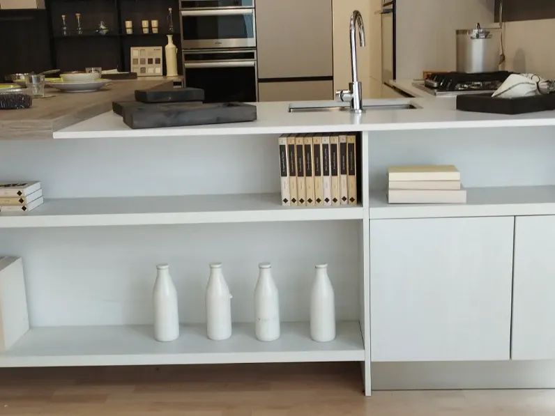 Cucina a prezzo scontato con penisola moderna Round Arredo3