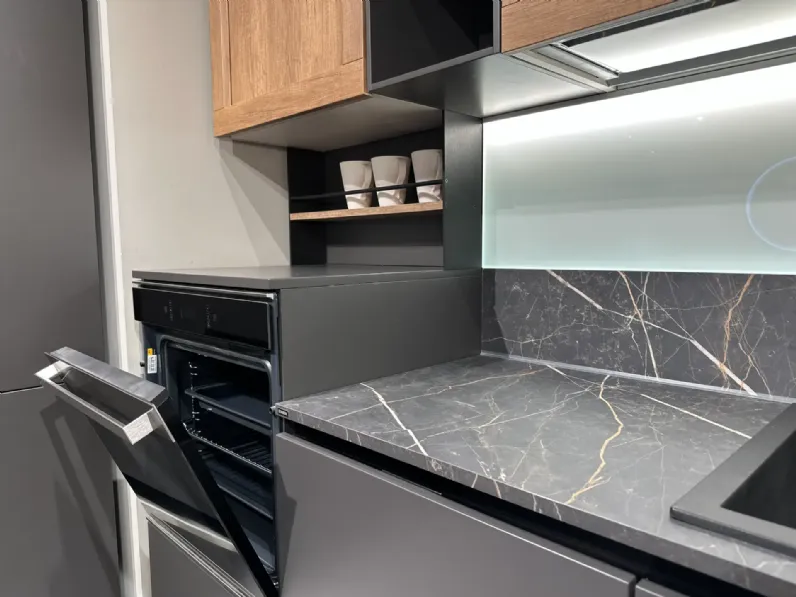 Cucina con penisola moderna altri colori Scavolini Evolution a soli 9000 Euro