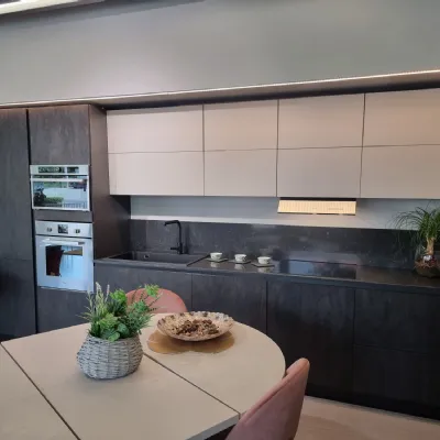 Cucina moderna Mobilturi lineare New Star, altri colori a 7800€.