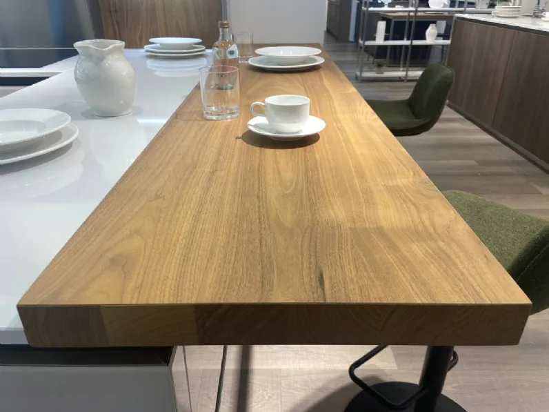 Cucina a prezzo ribassato con penisola moderna Riflex Veneta Cucine
