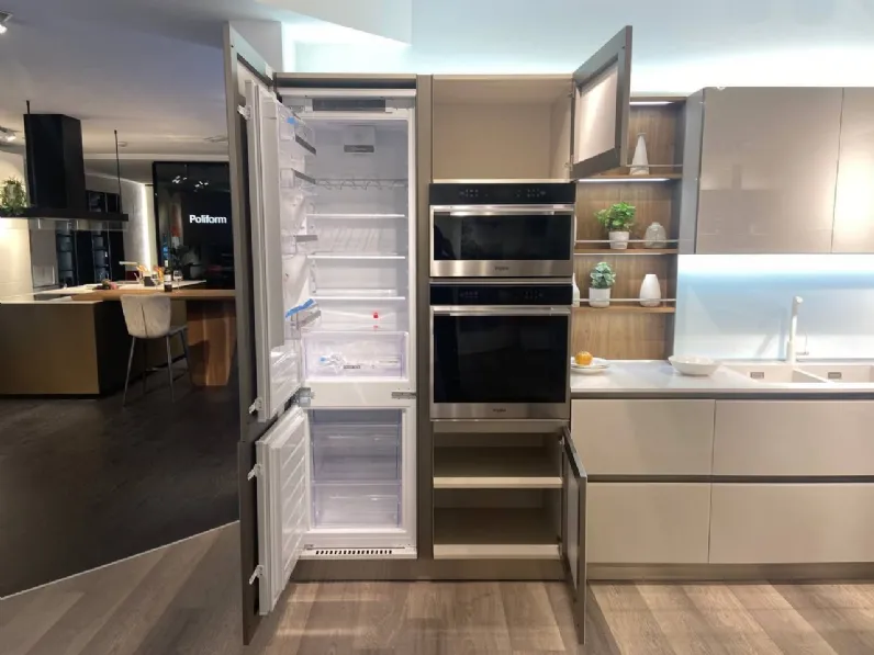 Cucina a prezzo ribassato con penisola moderna Riflex Veneta Cucine