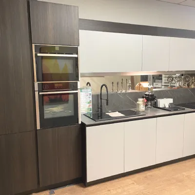 Cucina Lam moderna grigia Antares lineare scontata 30%