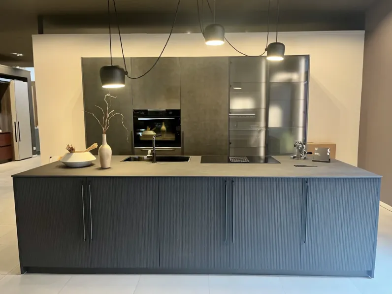 Cucina a prezzo ribassato con isola design Musa Scavolini