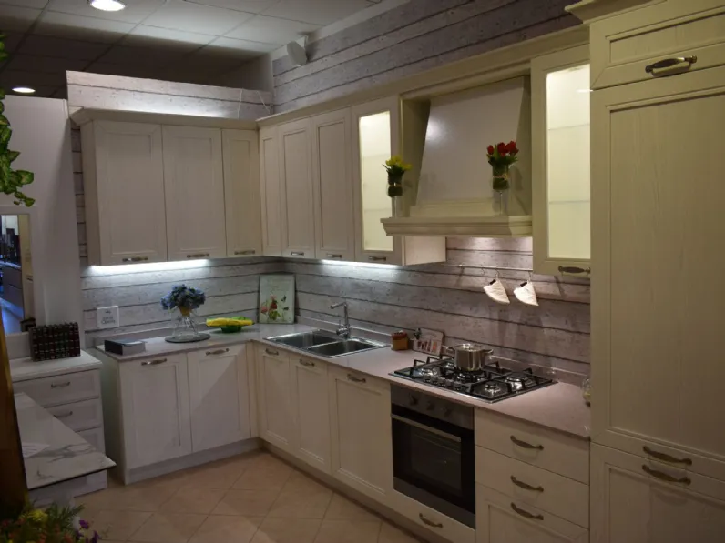 Cucina Arredo3 classica ad angolo bianca in legno Apera
