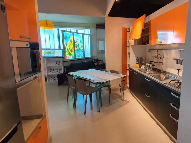 Cucina arancio moderna lineare Thai Dibiesse in Offerta Outlet