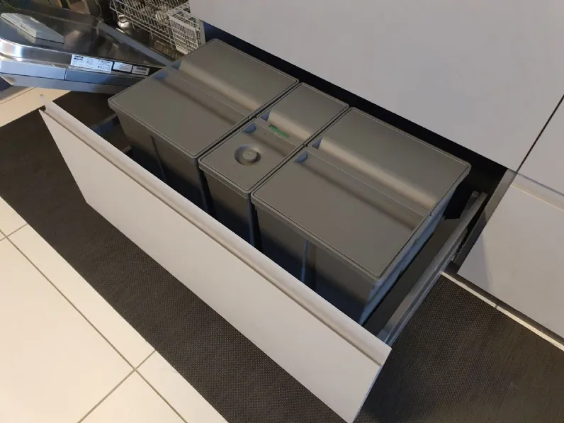 Cucina ad angolo Arredo3 K5 wega  SCONTATA 42%
