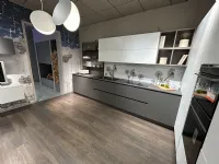 Cucina ad angolo in laminato opaco grigia Kali a prezzo scontato