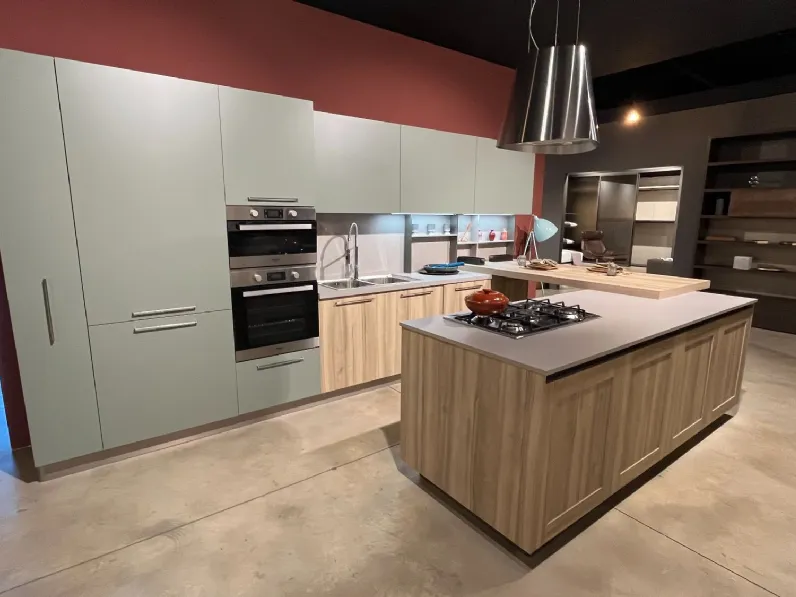 Cucina con penisola in laminato opaco a prezzo scontato 65%