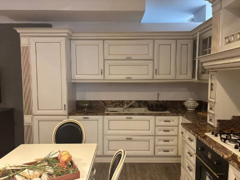 Cucina ad angolo in laccata a prezzo ribassato 50%