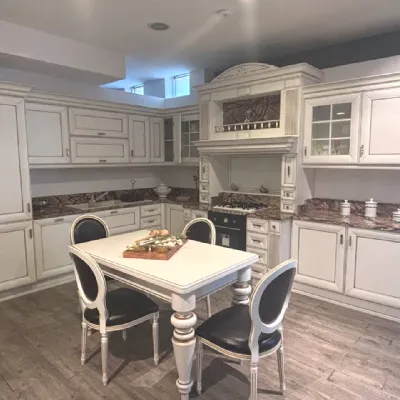 Cucina ad angolo in laccata a prezzo ribassato 50%