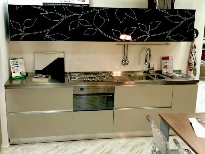 Cucina Arrex moderna lineare grigio in laminato materico Oriente