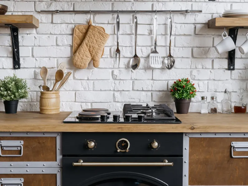 Scopri la nostra cucina in legno artigianale con -30%!