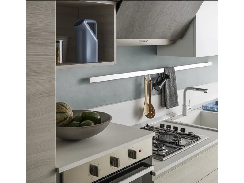 Cucina lineare in laminato materico a prezzo ribassato 25%