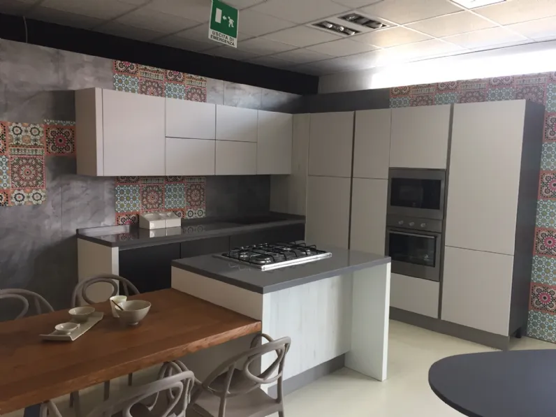 cucina ad angolo con penisola in offerta