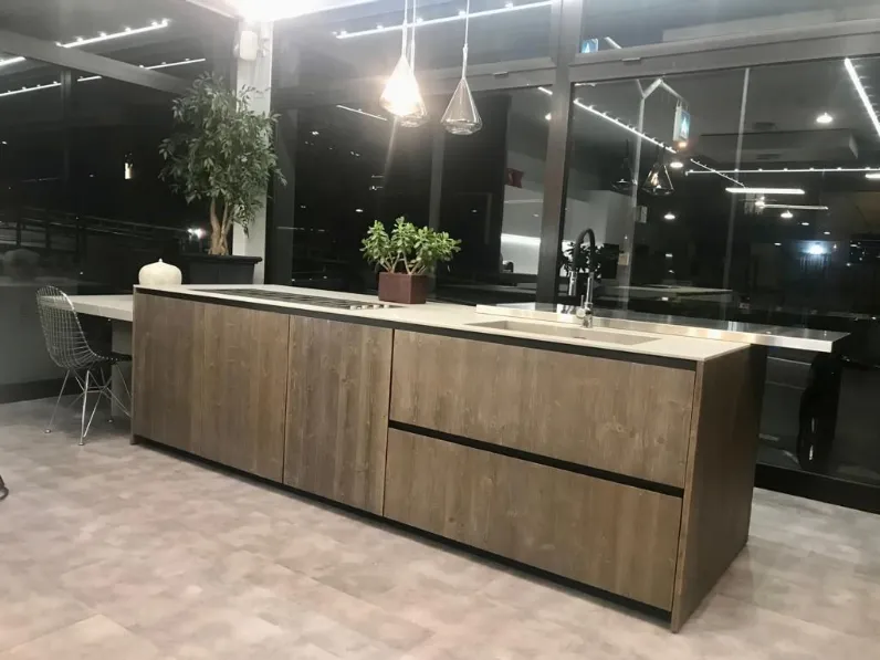 Cucina ad isola in legno a prezzo ribassato 52%