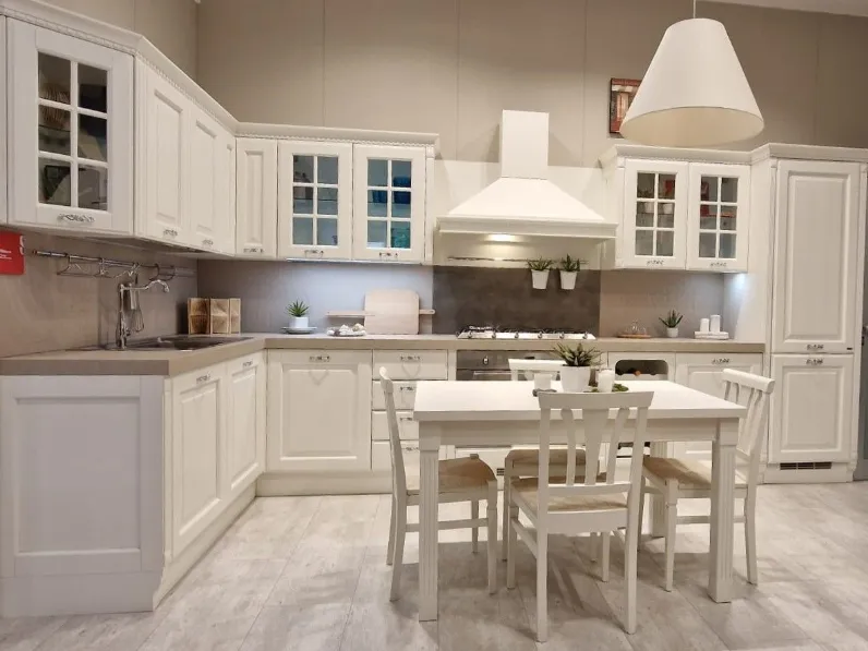 Cucina Scavolini classica ad angolo bianca in legno Baltimora