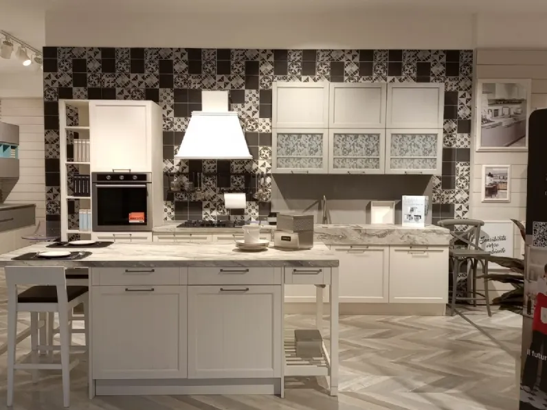 Cucina con isola in legno bianca Contempo a prezzo scontato