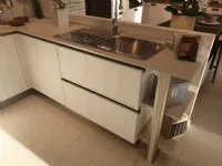Cucina bianca design ad angolo Rewind Creo kitchens scontata