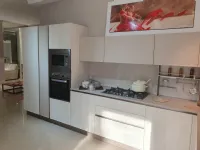 Cucina bianca design ad angolo Rewind Creo kitchens scontata