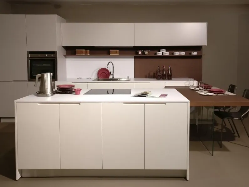 Cucina design ad isola Maistri cucine Laccata a prezzo scontato