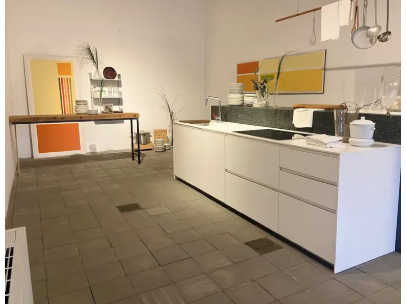 Cucina lineare in laminato opaco a prezzo scontato 28%