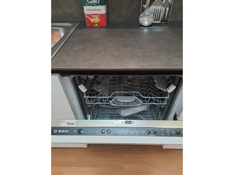 Cucina a PREZZI OUTLET in laminato opaco Prima cucine -35%
