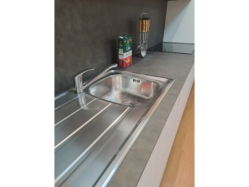 Cucina a PREZZI OUTLET in laminato opaco Prima cucine -35%