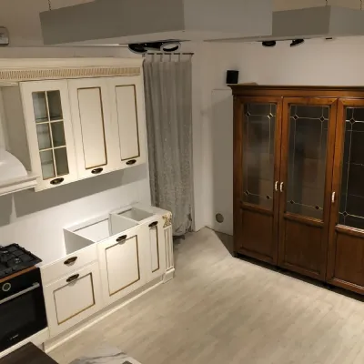 Cucina bianca inglese lineare Opera bianco e oro Aster cucine