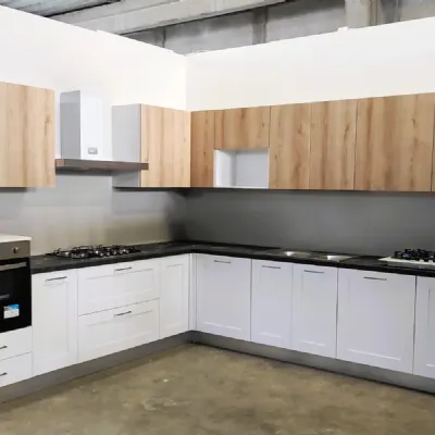 Cucina ad angolo in laminato opaco bianca Robinia a prezzo ribassato