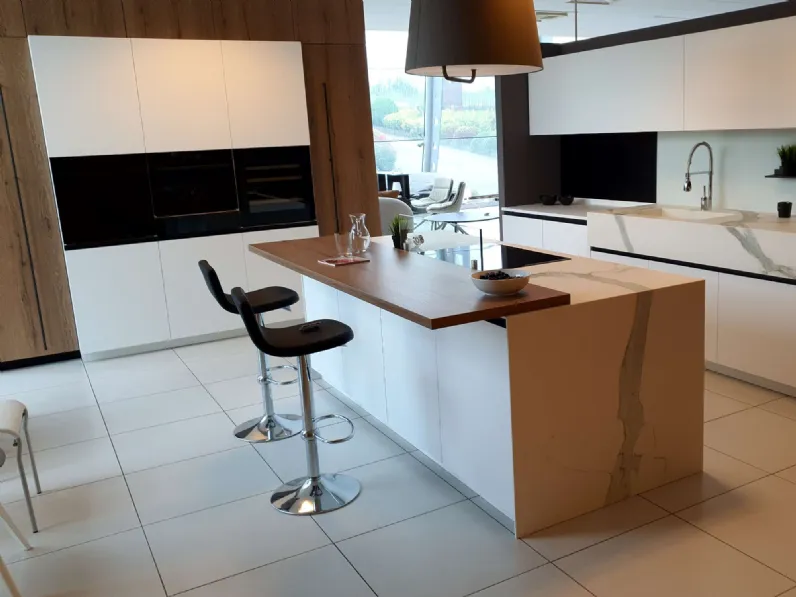 Cucina bianca moderna con isola K3 kali Arredo3 in offerta