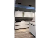 Cucina moderna ad isola Febal in offerta. Design bianco chic.
